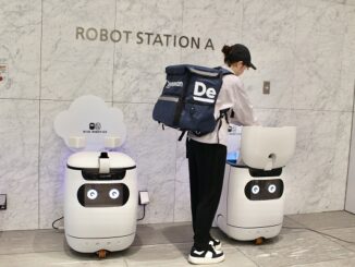 0731demaekan1 326x245 - 出前館、東京ミッドタウン八重洲で配送ロボットのデリバリーサービス開始