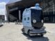 「SAGAサンライズパーク」を走行する自動搬送ロボット「ハコボ」