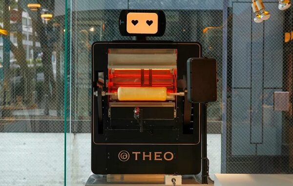 AIバウムクーヘン製造ロボット「THEO」