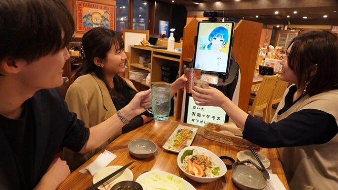 ワタミの店舗でアバターとロボットの完全リモート接客を実証実験