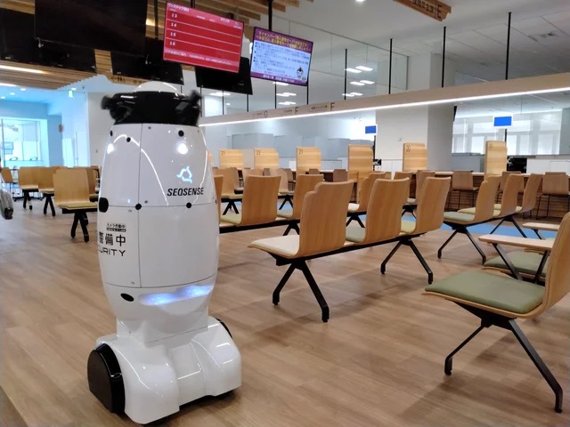 0120seqsense2 - シークセンス、国分寺市役所で警備ロボット「SQ-2」の本格稼働を開始