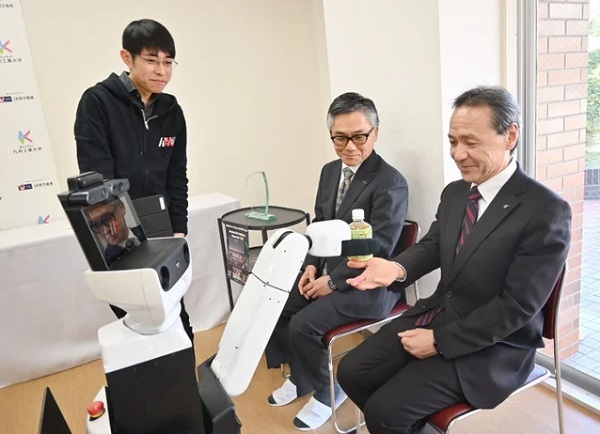 0226kyutechac2 - 九工大、UR九州支社と包括協定、人と共存できる家庭用サービスロボットの研究を開始