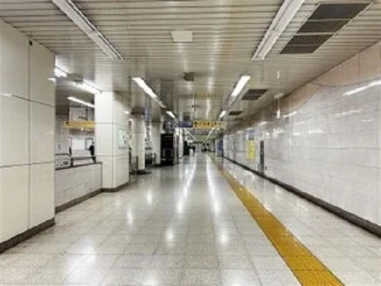 東京メトロ、半蔵門線水天宮前駅で清掃ロボットの運用開始 0515tokyometro2 - 東京メトロ、半蔵門線水天宮前駅で清掃ロボットの運用開始