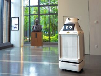 慶應大病院内で自動配送する屋内配送サービスロボット「FORRO（フォーロ）」