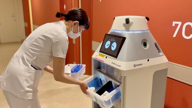 0605kawasaki2 - 慶應大学病院、川崎重工の配送ロボット「FORRO」導入
