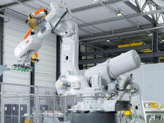 大型産業用ロボット新モデルの作業イメージ