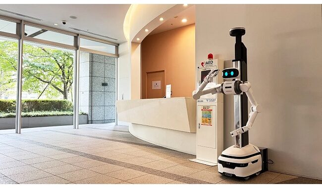 0828ugo プラザタワー勝どきに導入された警備ロボット「ugo Pro(ユーゴープロ)」