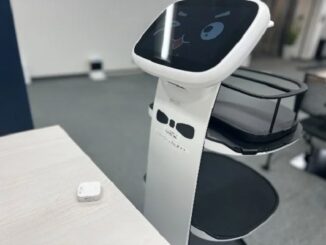 配送ロボットのタッチパネルで送り先を選択し書類を配送する