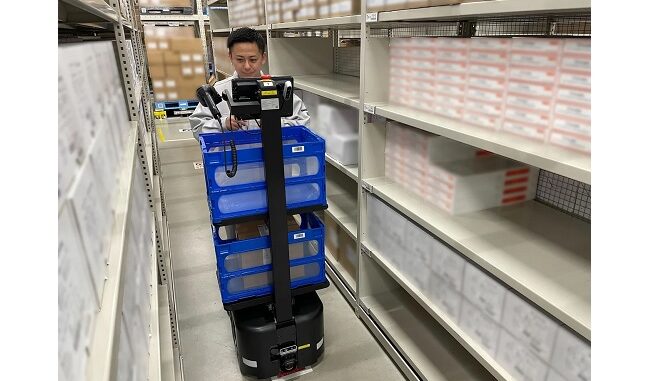 1001rapyutarobotics1 日運のNX小牧流通センターで稼働中の「ラピュタPA-AMR」