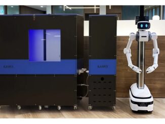 1023ugo (左から)クォンタム・メッシュのコンテナ収容型の液浸冷却DC「KAMUI(カムイ)」、ユーゴーのロボット
