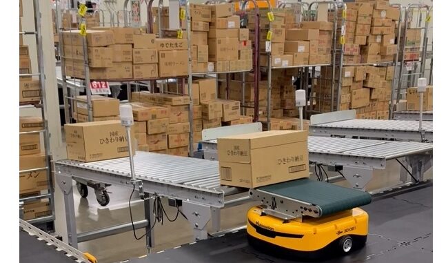 「川崎夜光SDC」で稼働する小型AGV（無人搬送車）「t-Sort cb15」