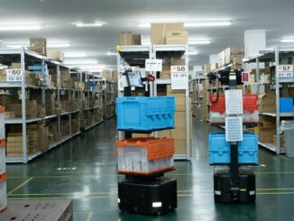 日本アクセスの東京西物流センターで稼働する「ラピュタPA-AMR」