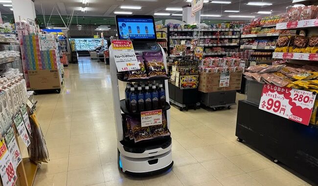 「いちやまマート玉穂店」で稼働するAI自律走行ロボット「Lanky Porter Pro（ランキーポーター・プロ）」