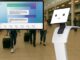 AI搭載の会話型案内ロボットを使った旅客案内のイメージ