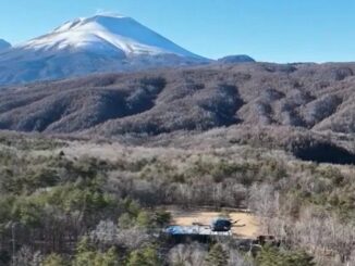 デリシア軽井沢店からライジングフィールド軽井沢に飛行するACSLのドローン「PF4」