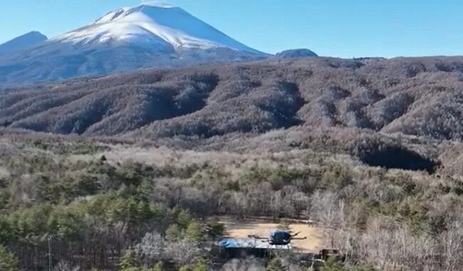 デリシア軽井沢店からライジングフィールド軽井沢に飛行するACSLのドローン「PF4」