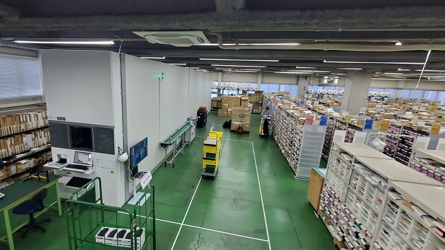 アルプス物流に導入された自動倉庫「rBox（アールボックス）」