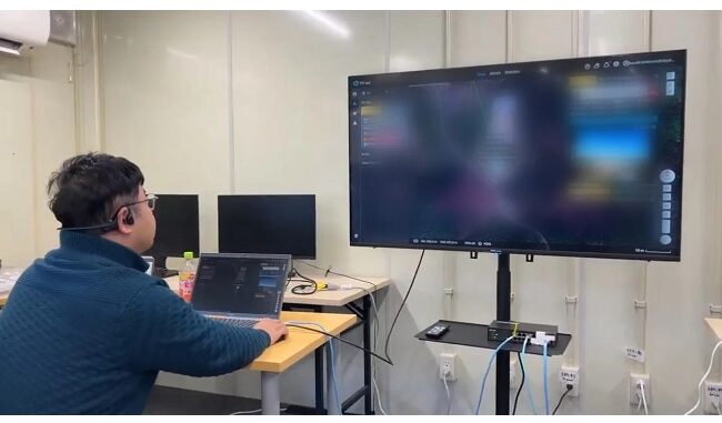 無人航空機を遠隔操作して航路データを検証