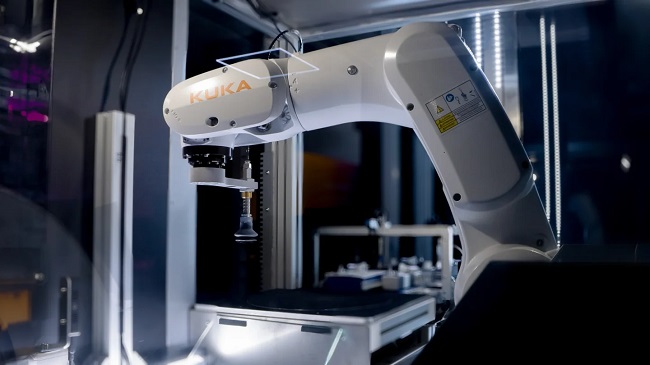 フィジカルAI搭載の完全自動入庫システム「Ultra Phasys（ウルトラ・ファシス）」