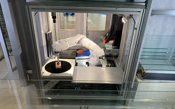 0317medicalyoursrobotics3 - メディカルユアーズロボティクス、薬局向けフィジカルAI搭載の完全自動入庫システム発売