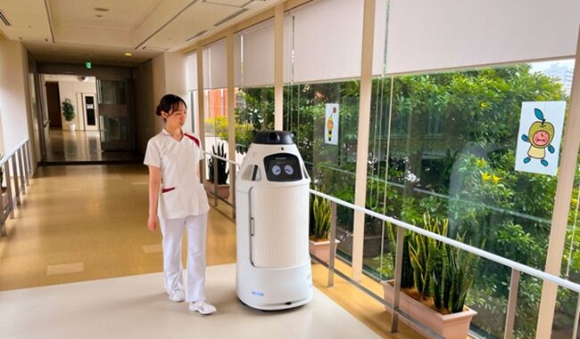 東京女子医大、八千代医療センターに配送ロボット導入 検体・薬剤配送を自動化