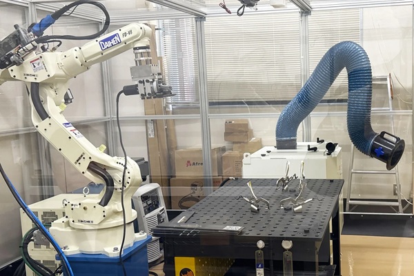 コモンプロダクツ、産学連携拠点「京田辺ロボティクスラボ」開設 製造・物流の自動化支援 0414cnanet2 - コモンプロダクツ、産学連携拠点「京田辺ロボティクスラボ」開設 製造・物流の自動化支援