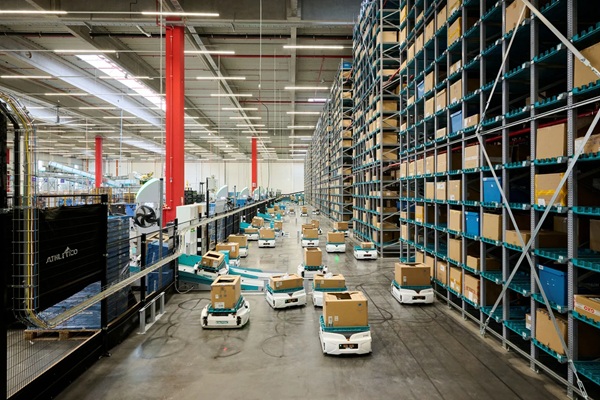 0421exotec2 - 仏エグゾテック、スポーツ用品大手デカトロンの欧州物流ネットワーク統合を支援