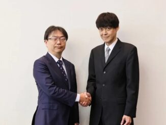 （左から）加賀邦彦・三菱電機執行役副社長兼CTOと、古田貴之・千葉工業大学常任理事・未来ロボット技術研究センター所長