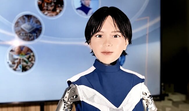 KDDIとAVITAが開発したヒューマノイドロボット
