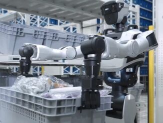 コンテナを持ち上げ移動するヒューマノイドロボット「Gino」
