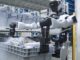 コンテナを持ち上げ移動するヒューマノイドロボット「Gino」