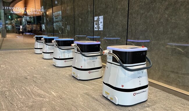 淀屋橋ゲートタワーに導入した5台の清掃ロボット