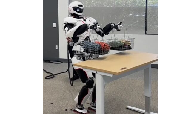 約22.7kgのカゴを両手で持ち上げるヒューマノイドロボット「Kaleido9」
