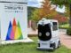 淡路島公園の「ニジゲンノモリ」を走行する自動搬送ロボット「ハコボ」