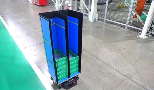 SUBARU大泉工場で稼働する小型AMR「カチャカプロ」
